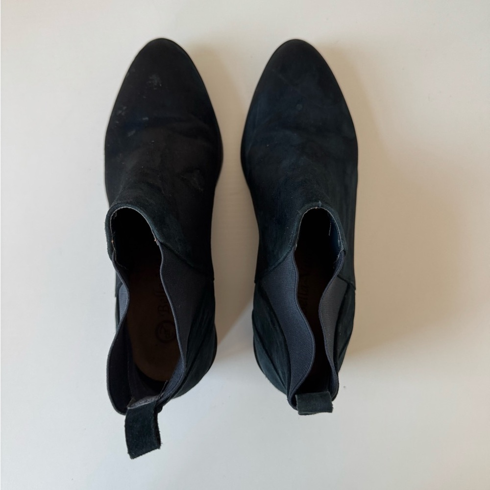 Bella Vita Navy Suede Ankle Boots Size 7N